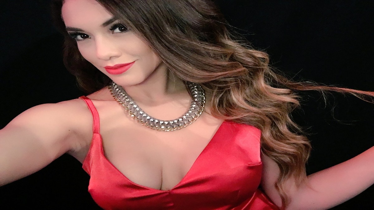 Facebook: Jazmín Pinedo mostró más de la cuenta foto quy