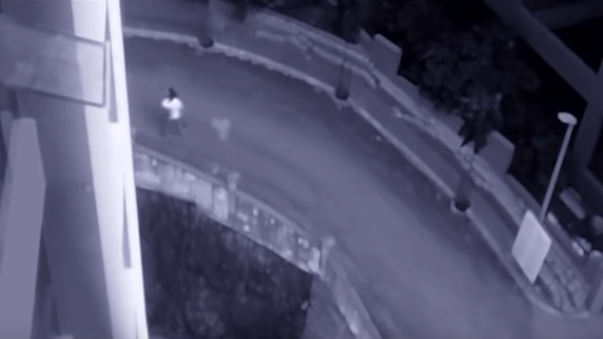 YouTube: Pareja fue seguida por un supuesto fantasma