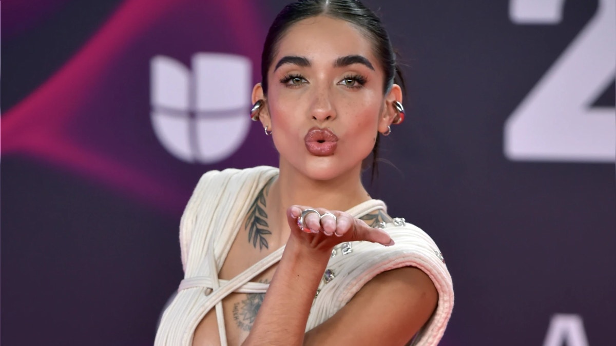 Gana un poster firmado por Maria Becerra: Términos y condiciones