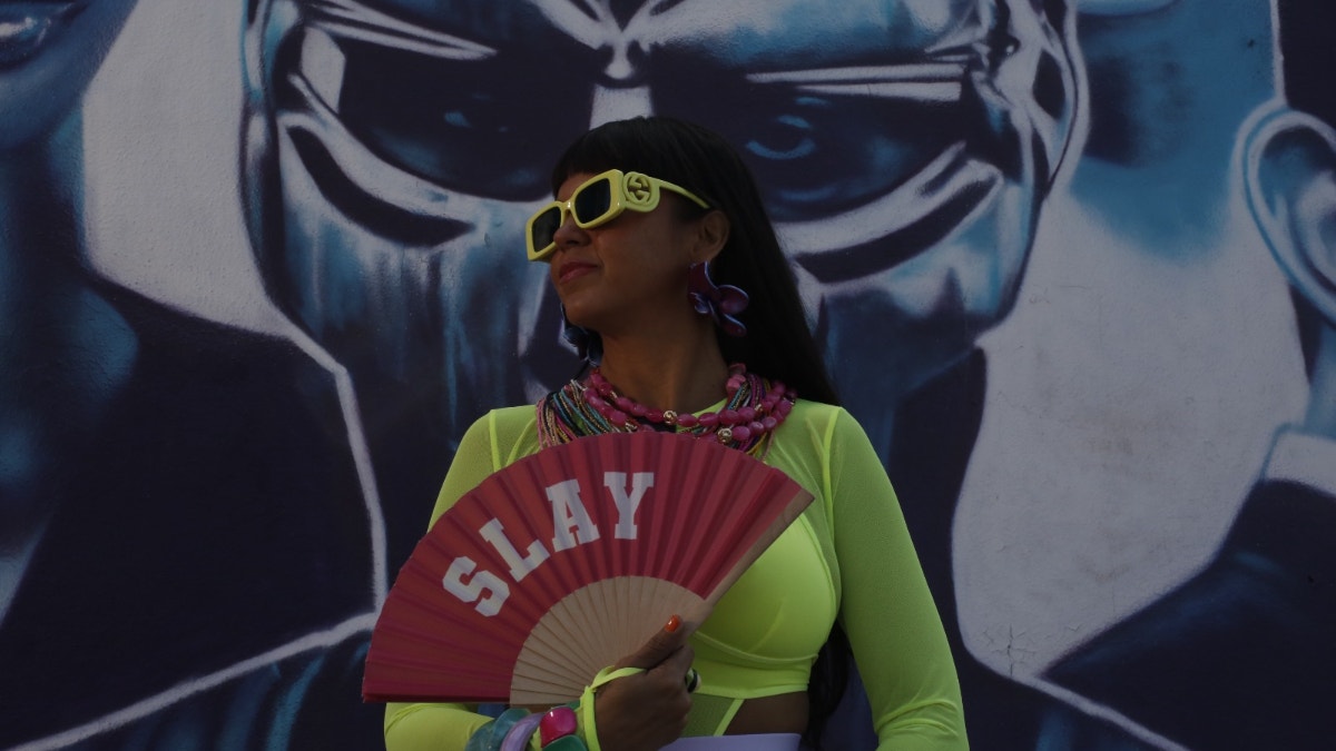 Los Mirlos y Bomba Estéreo lanzan el videoclip de “Eres Mentiroso”