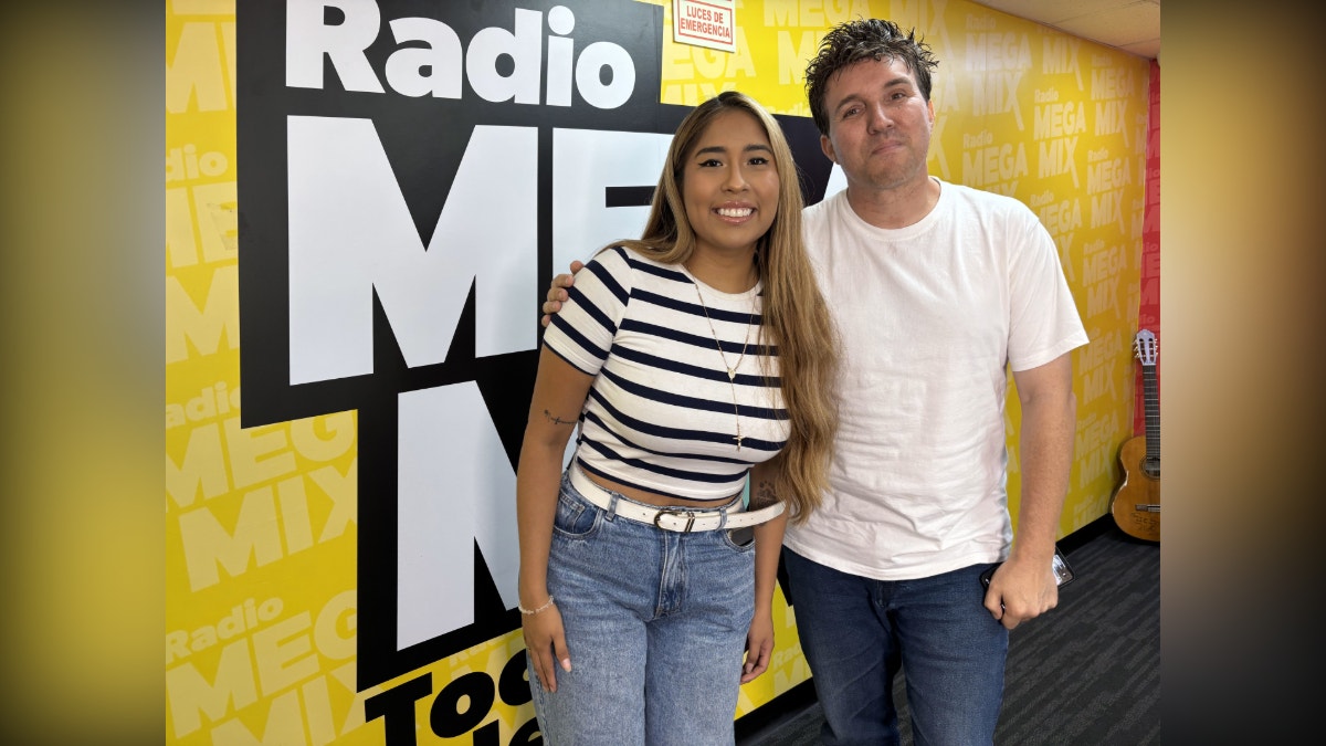 Azucena Calvay: “Soy 100% interpretativa; hay temas que no me han pasado en mi vida, y yo siento que me han pasado”