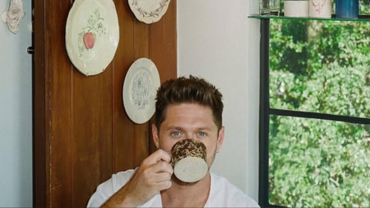 Niall Horan lanza su primer single “Dinner Party” y anuncia lanzamiento de álbum