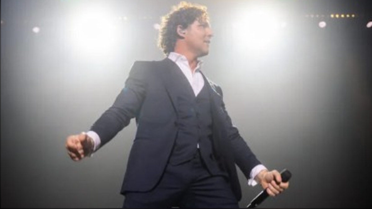David Bisbal sorprende al lanzar su nuevo single 'Vivir Así es Morir De Amor'