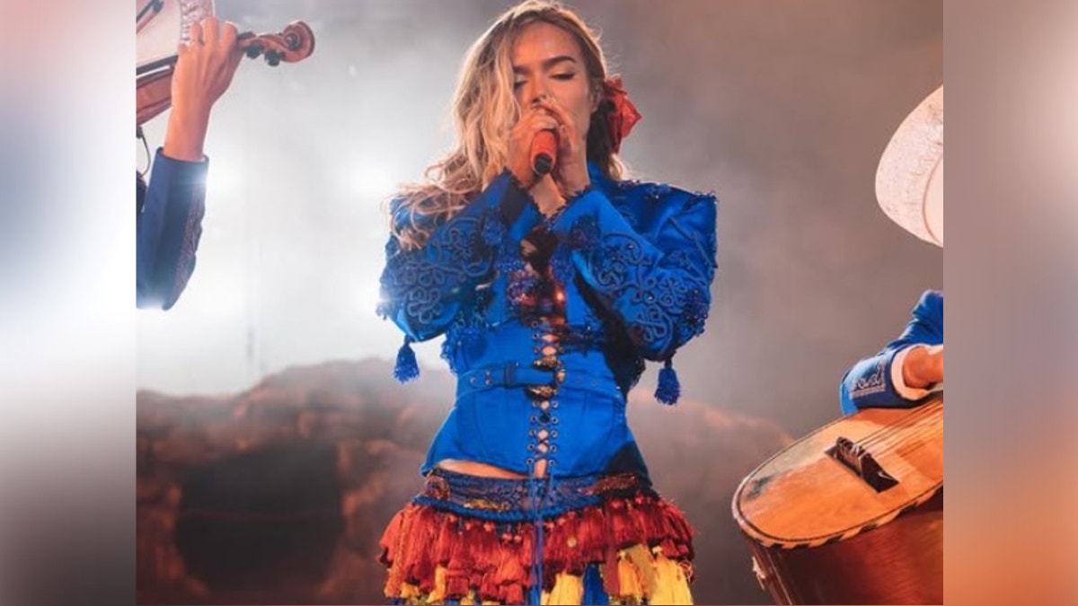 ¡CONFIRMADO!  Karol G llegará a Perú en enero de 2027