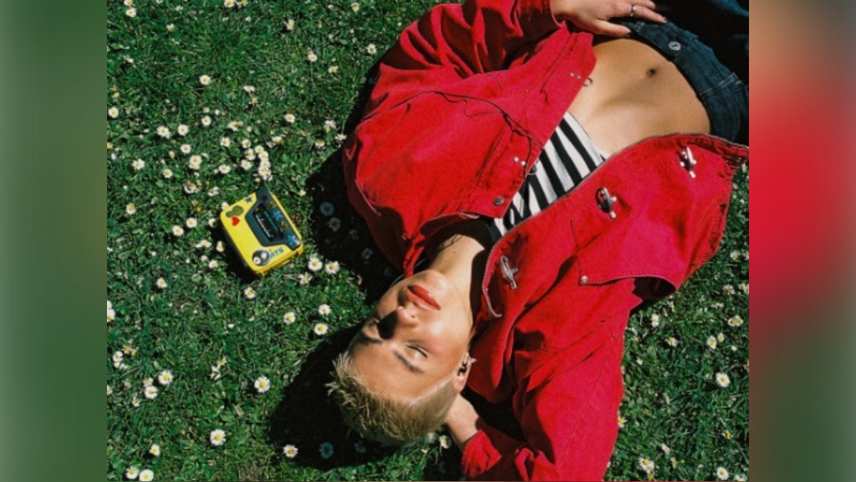 Annasofía lanzó el tema “Bulla” y muestra su faceta más audaz