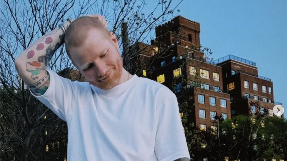 Ed Sheeran sorprende con radical cambio de look y está listo para su gira por Latinoamérica