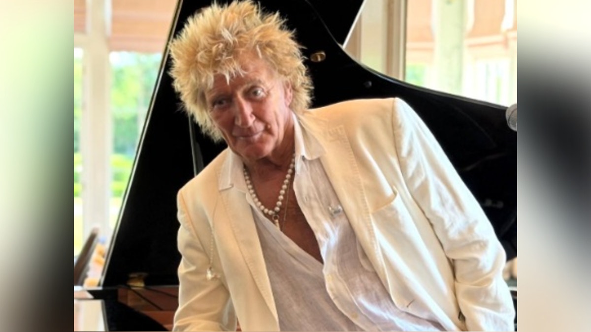 Rod Stewart suspende algunos conciertos por una intervención cardíaca