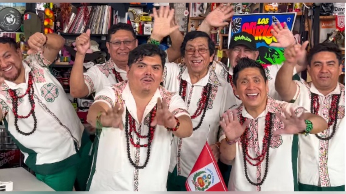 Los Mirlos en el Tiny Desk: La legendaria agrupación de cumbia peruana debuta en NPR Music