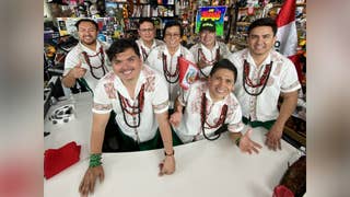 Los Mirlos conquistan el Tiny Desk de NPR con su cumbia amazónica psicodélica