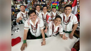 Los Mirlos conquistan el Tiny Desk de NPR con su cumbia amazónica psicodélica