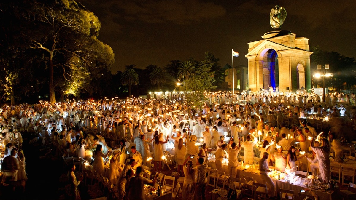 El fenómeno mundial de cenas secretas Dîner en Blanc llega a Lima 